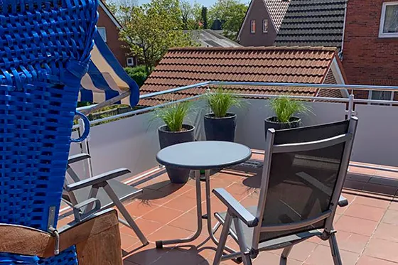 Große, möbilierte Dachterrasse...